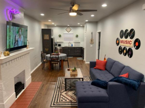 Rock & Roll House, Fiber Internet, ROKU TV, Washer & Dryer, by DT Chickasha & Leg Lamp!